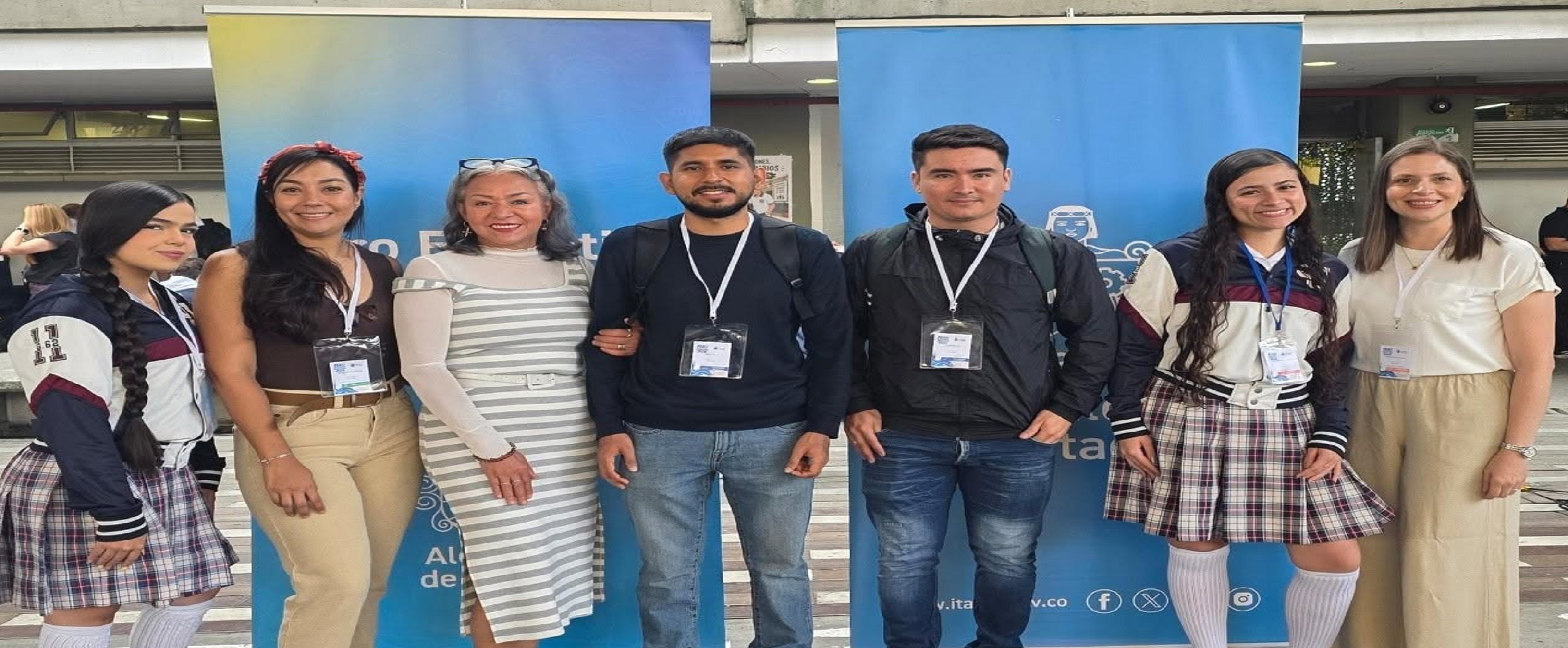 Socialización de experiencia Liderazgo STEM en foro educativo municipal.